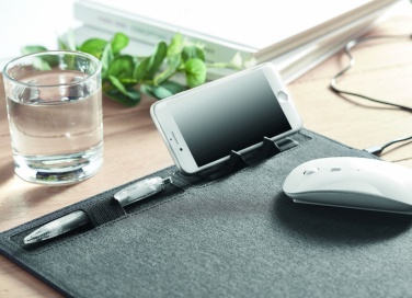 Logotrade ärikingitused pilt: RPET hiiremati laadija 15W